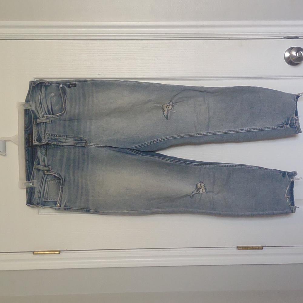 Silver Jeans Co. Destroyed skinny size 14